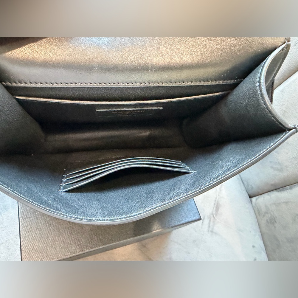 Yves Saint Laurent Spontini Saddle Bag Black in Smooth Calfskin Monogram Camera - Picture 5 of 17